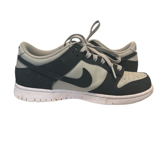 Nike Kids Court Borough 6.5Y Black Gray Sneakers Low Tops Lace Up - Picture 5 of 6